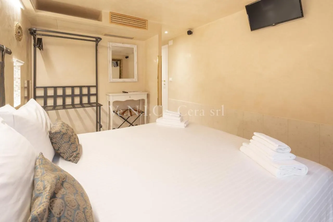 Ve.N.I.Ce. Cera Ca' Del Gondoliere Apartment Venice Italy